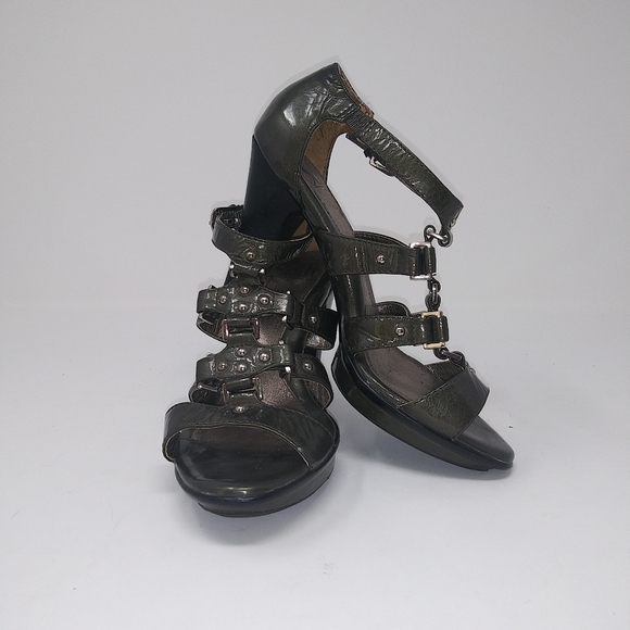 Sofft Olive Green Patent Sandals with studs Sz 5M - Picture 2 of 9